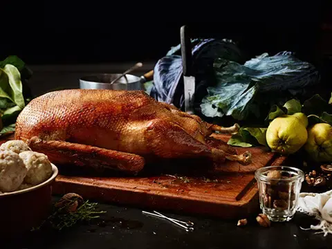 Oldenburger Gans mit Maronen Walnuss Klößen